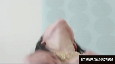 åŽä¸½çš„å®¶åº­ä¸»å¦‡ Di Devi å’Œ Tera Link éª‘åœ¨å¯¹æ–¹çš„ç”·äººèº«ä¸Š