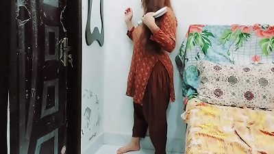 å·´åŸºæ–¯å¦å¦ˆå¦ˆä¸Žé‚»å±…çš„å”å”ç§˜å¯†å¬‰æˆï¼Œå¸¦æœ‰æ¸…æ™°çš„å°åœ°è¯­éŸ³é¢‘