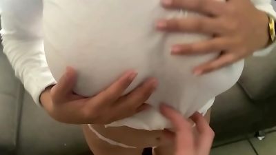 æˆ‘ç”¨åŽšåŽšçš„å¥¶å­å·çœ‹æˆ‘è‹±ä¿Šçš„æˆ´ç»¿å¸½å­çš„æœ€çƒ­é—¨çš„æœ‹å‹ï¼Œç›´åˆ°æˆ‘å°„åœ¨å¥¹çš„é˜´æˆ·é‡Œ