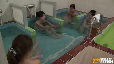 æ—¥æœ¬è¾£å¦¹åŽ»æ´—æ‰‹é—´æ—¶è¢«ä¸€ä¸ªæ€ªäººç”¨æ‰‹æŒ‡æŠšæ‘¸