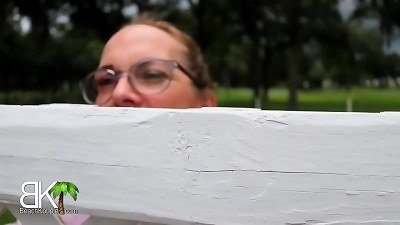 å‡¯ä¼¦å› ä¸ºå¥½å¥‡è€Œè¢«æ†ç»‘èµ·æ¥ï¼Œç”¨äººè‚‰å’ŒåŒå¡žå¡žå µä½å˜´