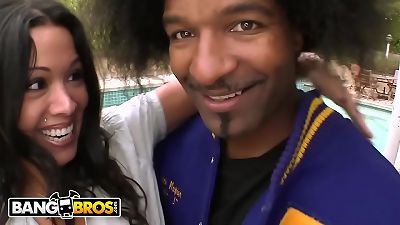 BANGBROS - Sienna West ä»Šå¤©è¦æŽ¥å—å¥¹çš„å±è‚¡