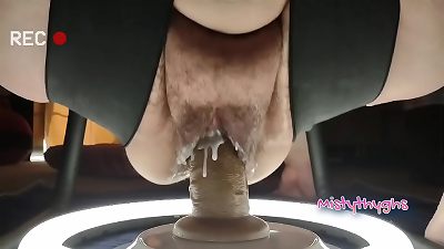 ä¸°æ»¡Mistythyghsæ€§äº¤æ¤…æ±‡ç¼–å¥¶æ²¹å¤–é˜´æŒ‰æ‘©