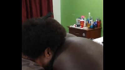 çš‡å®¶çŽ‹å­å·¨å¤§çš„çˆ¶æ¯å¸æ”¶äº† Rocky Tajauta åƒè‚¯å°¼äºšå¤šæ±çš„å·¨åž‹ç¾Žå‘³æˆ˜åˆ©å“ï¼