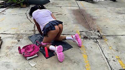 æƒŠè®¶çš„æŠšæ‘¸åœ¨ä¸€ä¸ªè¢«å‰¥å¤ºçš„åœ°æ–¹